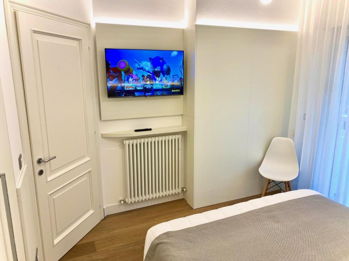 Appartamento Fronte Mare Villa Lory 利尼亚诺萨比亚多罗 外观 照片