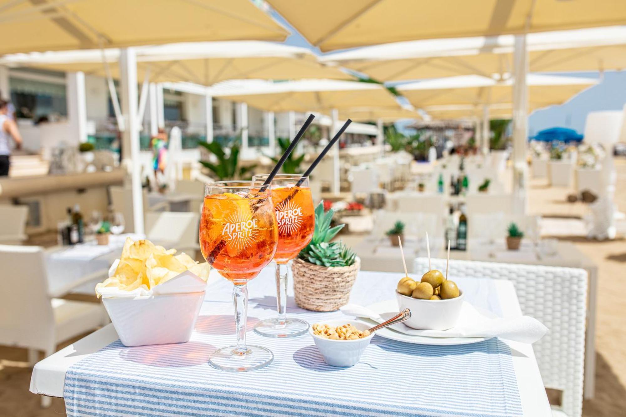 Appartamento Fronte Mare Villa Lory 利尼亚诺萨比亚多罗 外观 照片